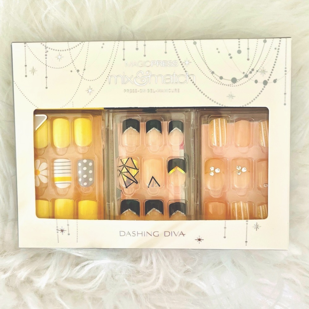 Press Nails. Includs 3 unopened NEW box & free nail decor.
